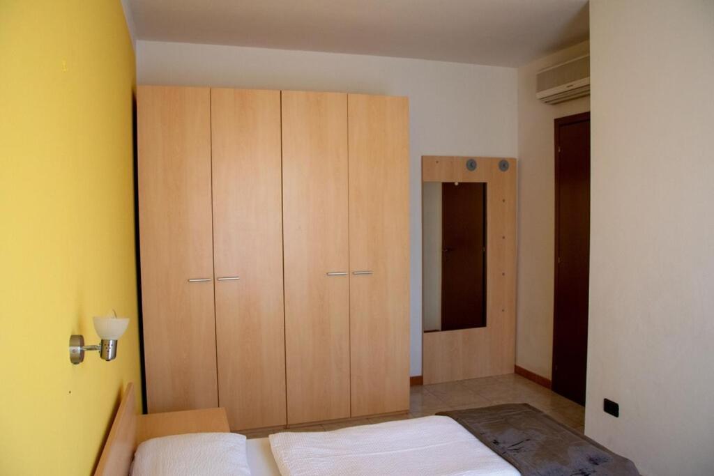 Residence La Meridiana - Apartment 04 Пескьера-дель-Гарда Экстерьер фото